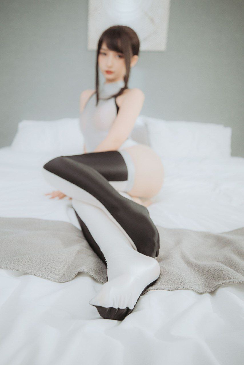 斗阴黄色